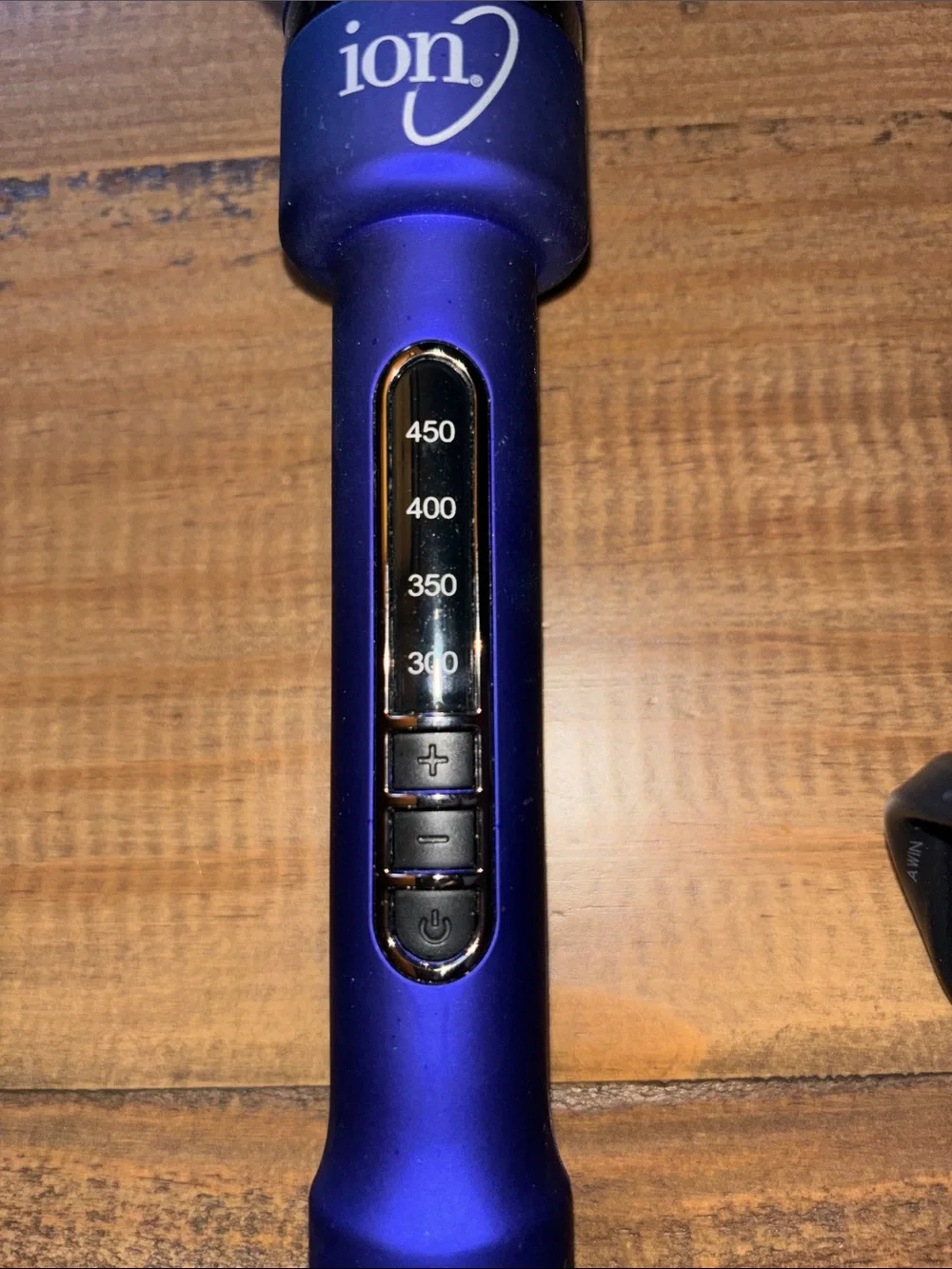 Ion curling iron